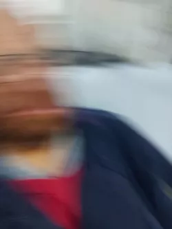 אני מטושטש