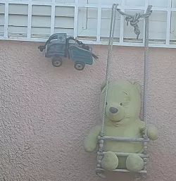 דובי תלוי